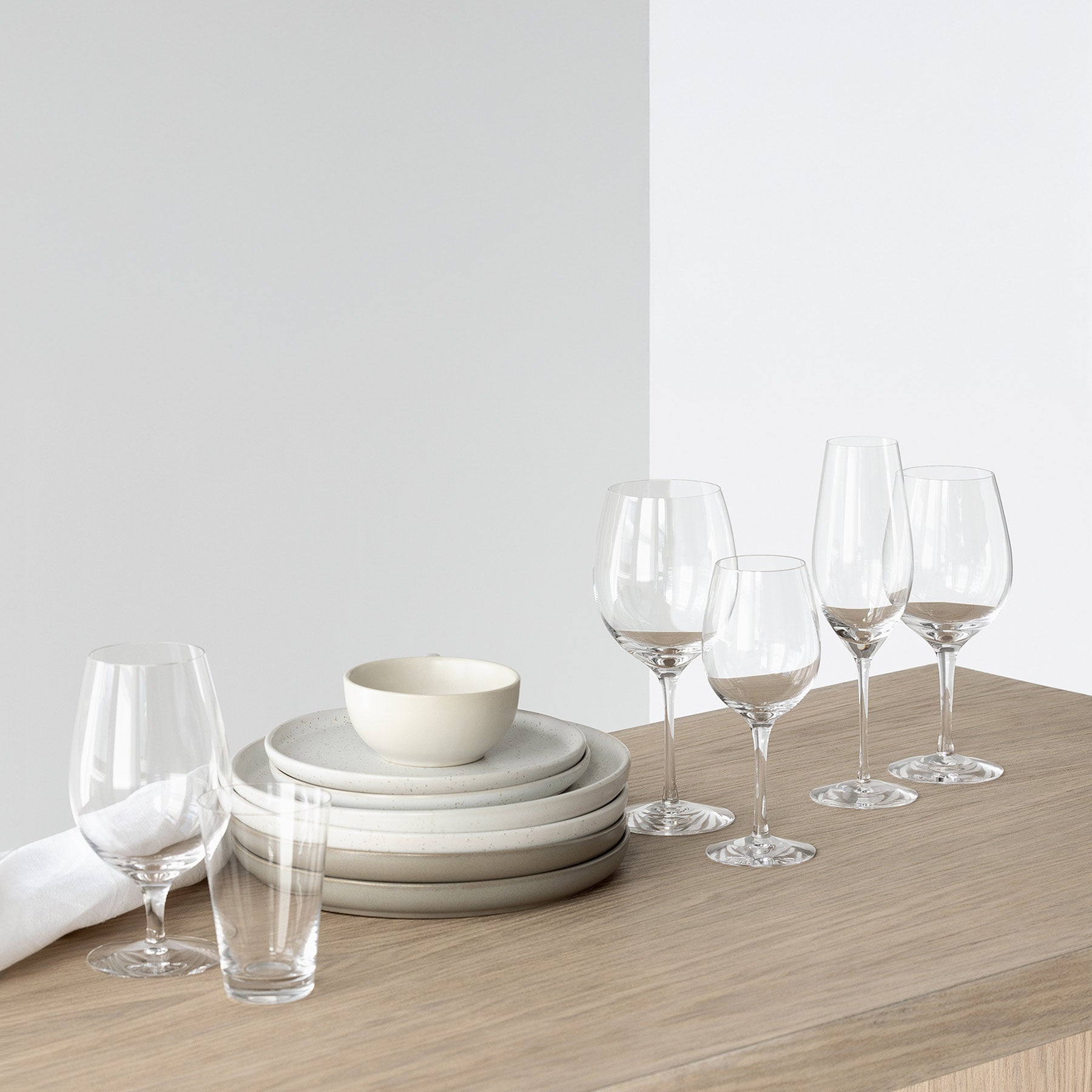 6274259 6274234 6274218 6274220 6274216 6274214 Merlot carafe wine Orrefors Erika Lagerbielke ENV 05 LAN 16x9 14652ec0 95c7 4453 ab85 48025150e10b jpg