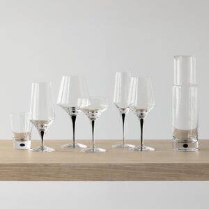 6410032 6410020 6410018 6410015 6410014 6410016 Metropol Orrefors Erika Lagerbielke ENV 03 LAN 16x9 1 jpg