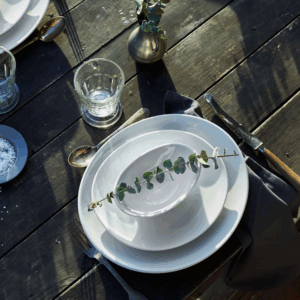 210101BL Eden Plate Lifestyle